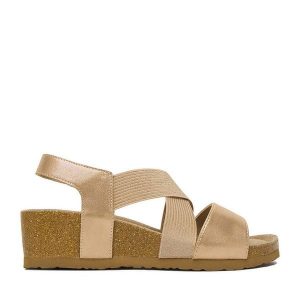 Sandały Go Soft. Żółte sandały Go Soft, bez wzorów, bez obcasa, na koturnie, bez zapięcia. Za 159,99 zł.