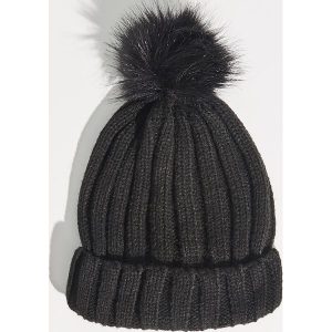 Prążkowana czapka z pomponem - Czarny. Czapki marki Sinsay. W wyprzedaży za 14,99 zł.
