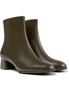 Camper Skórzane botki w kolorze khaki rozmiar: 36. Brązowe botki Camper, bez wzorów, bez obcasa, bez zapięcia. Za 298,67 zł.