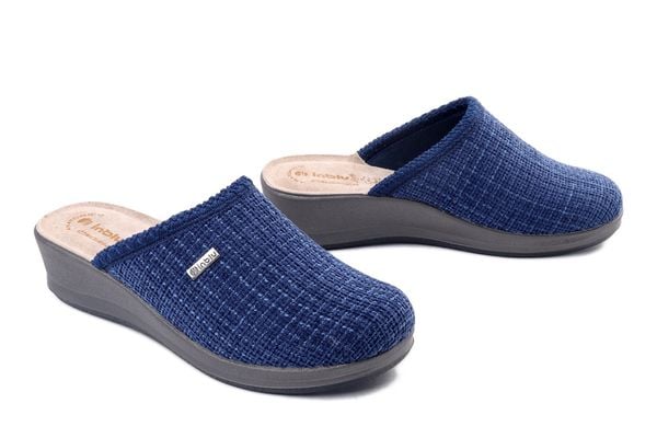 Inblu GI-32 004 blue, klapki damskie. Niebieskie klapki Inblu, bez wzorów, bez obcasa, na koturnie. Za 76,49 zł.