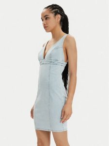 Guess Sukienka jeansowa Aida W4GK63 D4LT0 Błękitny Bodycon Fit. Niebieskie kombinezony Guess, s, z aplikacjami, z bawełny, bez kołnierzyka, bez ramiączek, bodycon. Za 669,99 zł.