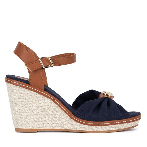 Sandały Beverly Hills Polo Club. Niebieskie sandały Beverly Hills Polo Club, bez wzorów, bez obcasa, na koturnie, bez zapięcia. Za 179,99 zł.