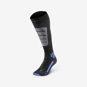 Skarpety narciarskie dla dorosłych Quechua 900 XSocks. Czarne skarpetki WED'ZE, bez wzorów, z elastanu. Za 99,99 zł.