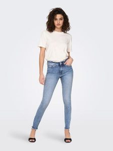 ONLY Dżinsy - Skinny fit - w kolorze błękitnym rozmiar: L/L32. Niebieskie jeansy ONLY, z aplikacjami, ze skóry. Za 171,28 zł.