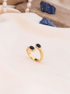 Pierres de Jade Pozłacany pierścionek z agatami rozmiar: onesize. Niebieskie pierścionki Pierres de Jade, z agatem, pozłacane. Za 43,99 zł.