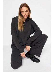 Trendyol 2-częściowy zestaw w kolorze antracytowym rozmiar: L. Czarne swetry oversize Trendyol, l, bez wzorów, bez ramiączek. Za 152,98 zł.