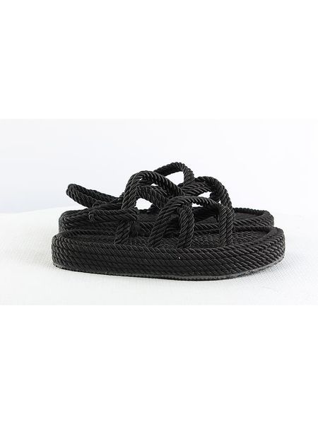 Foreverfolie Sandały w kolorze czarnym rozmiar: 37. Czarne sandały Foreverfolie, bez wzorów, z otwartym noskiem, bez obcasa, na platformie, bez zapięcia. Za 78,47 zł.