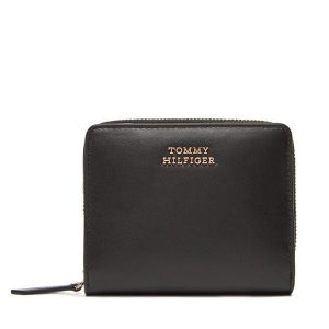 Portfel Tommy Hilfiger. Czarne portfele TOMMY HILFIGER, bez wzorów. Za 389,99 zł.