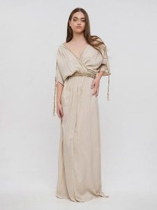 BLE Sukienka w kolorze beżowym rozmiar: onesize. Brązowe sukienki BLE, bez wzorów, z wiskozy, bez kołnierzyka, bez ramiączek, maxi. Za 162,49 zł.