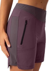 LaMunt Szorty funkcyjne w kolorze fioletowym rozmiar: 40. Różowe spodenki sportowe LaMunt, bez wzorów, outdoorowe. Za 260,99 zł.