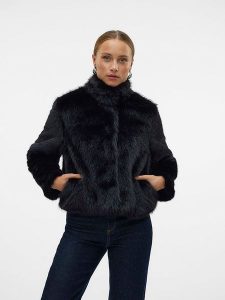 Vero Moda Kurtka przejściowa w kolorze czarnym rozmiar: M. Czarne kurtki Vero Moda, m, bez wzorów, bez kaptura. Za 201,08 zł.