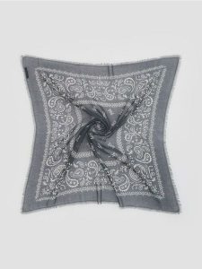 Wzorzysta apaszka - szary. Szare apaszki i chusty Reserved, bez wzorów. Za 59,99 zł.