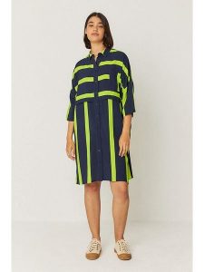 SKFK Sukienka "Lisabe" w kolorze granatowo-zielonym rozmiar: S. Niebieskie sukienki SKFK, s, bez wzorów, z wiskozy, bez kołnierzyka, bez ramiączek, midi. Za 304,99 zł.