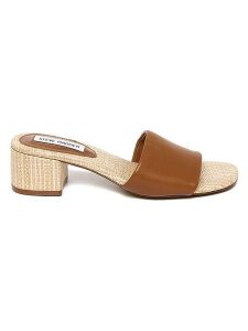 Steve Madden Klapki w kolorze jasnobrązowym rozmiar: 37. Brązowe klapki Steve Madden, bez wzorów, z otwartym noskiem, bez obcasa. Za 223,46 zł.