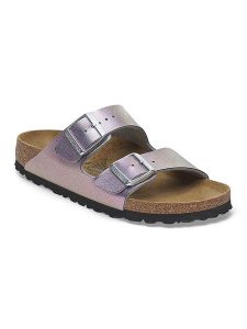 Birkenstock Klapki "Arizona" w kolorze fioletowym rozmiar: 37. Różowe klapki Birkenstock, bez wzorów, z otwartym noskiem, bez obcasa. Za 395,31 zł.