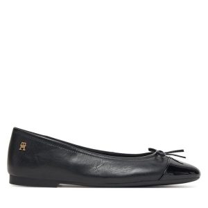 Baleriny Tommy Hilfiger. Czarne balerinki TOMMY HILFIGER, bez wzorów, bez obcasa, bez zapięcia. Za 299,99 zł.