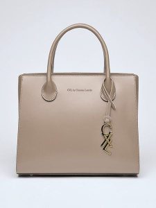 CXL by Christian Lacroix Skórzana torebka "Montaigne" w kolorze beżowym - 31 x 26 x 15 cm rozmiar: onesize. Brązowe torebki klasyczne CXL by Christian Lacroix, bez wzorów, z materiału, bez dodatków. Za 478,62 zł.