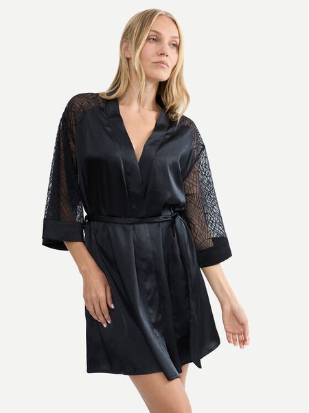 Triumph Szlafrok A Weekend To Remember 10227185 Czarny. Czarne szlafroki Triumph, bez wzorów, z syntetyku, bez kaptura. Za 199,99 zł.