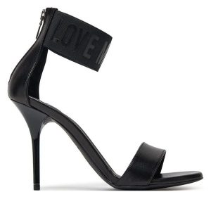 Sandały LOVE MOSCHINO. Czarne sandały LOVE MOSCHINO, bez wzorów, bez obcasa, na szpilce, bez zapięcia. Za 599,99 zł.