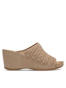 Clara Barson Klapki WYL0510-05 Beżowy. Brązowe klapki Clara Barson, bez wzorów, z syntetyku, bez obcasa. Za 53,99 zł.