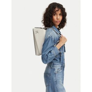Torebka Karl Lagerfeld Jeans. Białe torebki klasyczne Karl Lagerfeld Jeans, bez wzorów, z jeansu, bez dodatków. Za 583,99 zł.