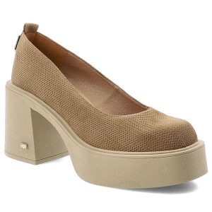 Półbuty damskie Karino, stabilny słupek podwyższona platforma miękka cholewka zabudowany przód masywna podeszwa, beżowe, 5996/007-P. Brązowe półbuty Karino, bez wzorów, bez obcasa, na obcasie, bez zapięcia. Za 467,90 zł.