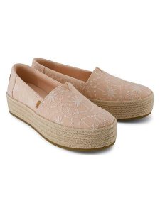 TOMS Espadryle w kolorze beżowym rozmiar: 38. Brązowe espadryle Toms, bez wzorów, bez obcasa. Za 169,95 zł.