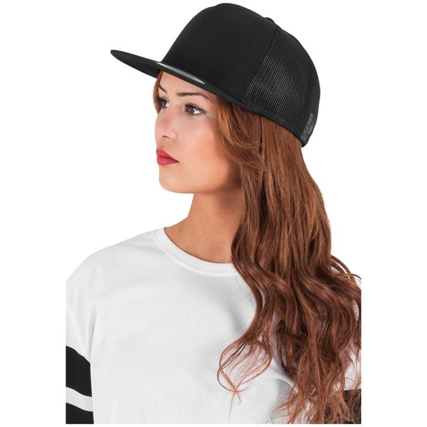 Czapka Flexfit Classique Trucker. Niebieskie czapki FLEXFIT, bez wzorów, z bawełny. Za 86,50 zł.