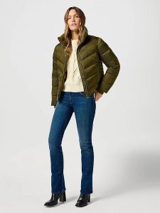 Wrangler Kurtka pikowana w kolorze ciemnozielonym rozmiar: S. Zielone kurtki Wrangler, s, bez wzorów, bez kaptura. Za 175,67 zł.