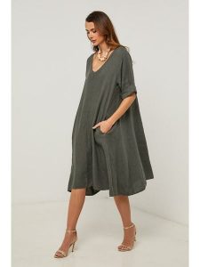 Fleur de Lin Sukienka w kolorze zielonym rozmiar: L. Zielone sukienki Fleur de Lin, l, bez wzorów, ze lnu, bez kołnierzyka, bez ramiączek, midi. Za 257,95 zł.