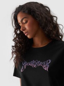 4F T-shirt regular z nadrukiem damski - czarny XS. Czarne t-shirty 4f, xs, bez wzorów, z bawełny, bez kołnierzyka, bez ramiączek. W wyprzedaży za 29,99 zł.