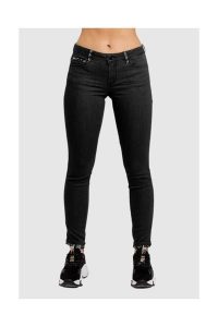 GUESS Czarne jeansy damskie Cosy phyton, Rozmiar 31/30. Czarne jeansy Guess, z aplikacjami, z jeansu. W wyprzedaży za 459,99 zł.