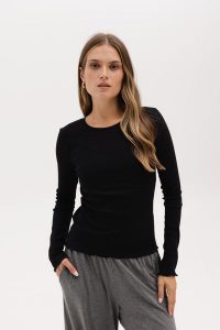 BLUZKA LILIA CZARNA L - Flawless. Czarne bluzki Flawless, l, bez wzorów, z bawełny, biznesowe, bez kołnierzyka, bez ramiączek. Za 220,00 zł.