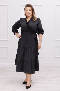 Sukienka Harmony Chic - elegancja i komfort w jednym PLUS SIZE XXL. Sukienki Moda Size Plus Iwanek, na spotkanie biznesowe, plus size, bez wzorów, z bawełny, eleganckie, bez kołnierzyka, plus size, bez ramiączek, mini, dopasowane. Za 379,90 zł.
