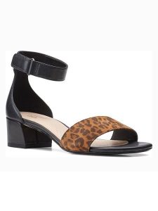 Clarks Skórzane sandały w kolorze czarno-jasnobrązowym rozmiar: 36. Brązowe sandały Clarks, bez wzorów, z otwartym noskiem, bez obcasa, na koturnie, bez zapięcia. Za 95,95 zł.