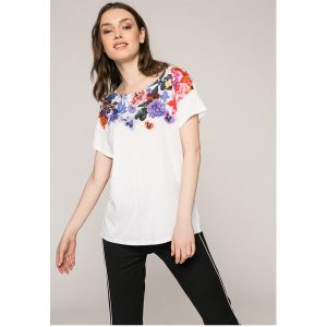 Desigual - Top. Szare t-shirty marki Desigual, z nadrukiem, z bawełny, z dekoltem w łódkę, z krótkim rękawem. W wyprzedaży za 129,90 zł.