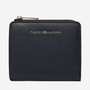 Portfel Tommy Hilfiger. Niebieskie portfele TOMMY HILFIGER, bez wzorów. Za 229,99 zł.