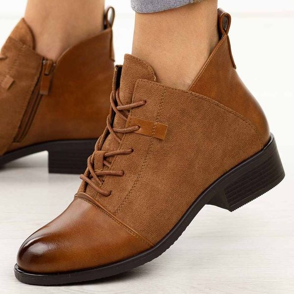 Camelowe płaskie botki damskie M.Daszyński 2458-7. Brązowe botki M.Daszyński, na jesień, bez wzorów, z polaru, bez obcasa, na obcasie, bez zapięcia. Za 189,00 zł.