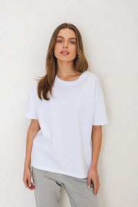 T-SHIRT ERICA BIAŁY One size - Flawless. Białe t-shirty Flawless, uniwersalny, bez wzorów, z bawełny, bez kołnierzyka, bez ramiączek. Za 187,00 zł.