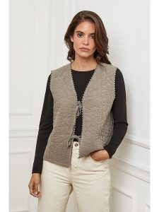 L'armoire de Suzette Kamizelka w kolorze szarobrązowym rozmiar: 38/40. Szare kamizelki L'armoire de Suzette, l, bez wzorów, z bawełny, bez kołnierzyka, bez ramiączek, bez kaptura. Za 143,56 zł.