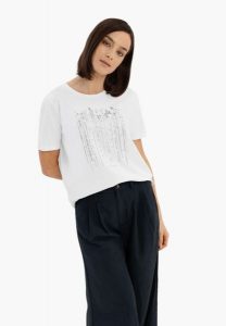 T-shirt z błyszczącym nadrukiem T-SEAR. Białe t-shirty Volcano, m, bez wzorów, z bawełny, bez kołnierzyka, bez ramiączek. Za 59,99 zł.