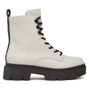 Trzewiki Guess. Białe botki Guess, z aplikacjami, bez obcasa, na płaskiej podeszwie, bez zapięcia. Za 599,99 zł.