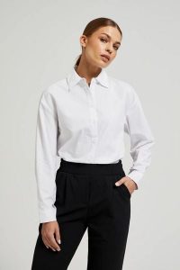Gładka koszula biała. Białe koszule MOODO, l, bez wzorów, z bawełny, bez kołnierzyka, bez ramiączek. W wyprzedaży za 27,99 zł.