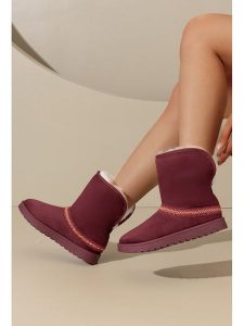 C'M Botki zimowe w kolorze czerwonym rozmiar: 39. Czerwone botki C'M, na zimę, bez wzorów, bez obcasa, bez zapięcia. Za 108,99 zł.