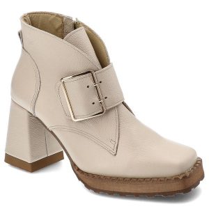 Beżowe Botki Armodo Stylowe Obuwie Damskie. Brązowe botki Armodo, bez wzorów, z jeansu, bez obcasa, na obcasie, bez zapięcia. Za 389,00 zł.