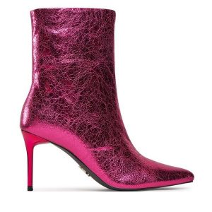 Botki Steve Madden. Czerwone botki Steve Madden, bez wzorów, bez obcasa, na szpilce, bez zapięcia. Za 589,99 zł.