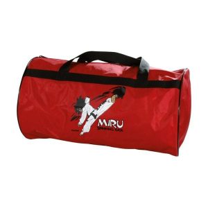 Torba sportowa Kwon Miru Spinning Kick. Czerwone torby podróżne i sportowe KWON, bez wzorów, z materiału. Za 134,00 zł.