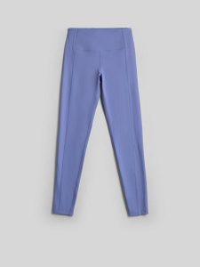 4F Legginsy do jogi szybkoschnące damskie - niebieskie M. Niebieskie legginsy 4f, bez wzorów, z materiału, z podwyższonym stanem. Za 149,99 zł.
