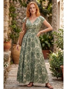 SOULSHAE Sukienka w kolorze zielonym rozmiar: S/M. Zielone sukienki SOULSHAE, m, bez wzorów, bez kołnierzyka, bez ramiączek, maxi. Za 219,95 zł.