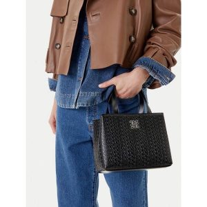 Torebka Nine West. Brązowe torebki klasyczne Nine West, bez wzorów, bez dodatków. Za 279,99 zł.